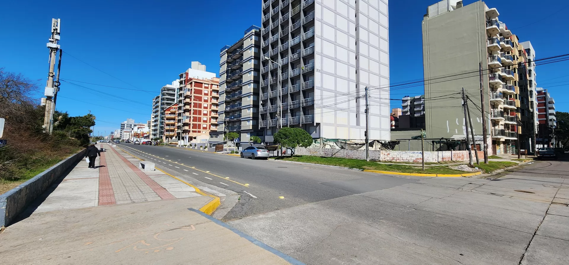 Departamento en San Bernardo - MONOAMBIENTE FRENTE AL MAR PARA 2 PERSONAS. (ID 715272)